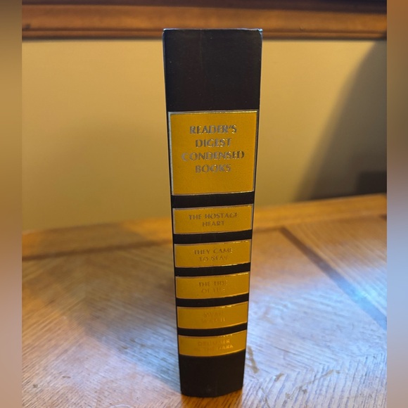 Vintage Readers Digest Patterned Hardcover Book - Picture 4 of 4